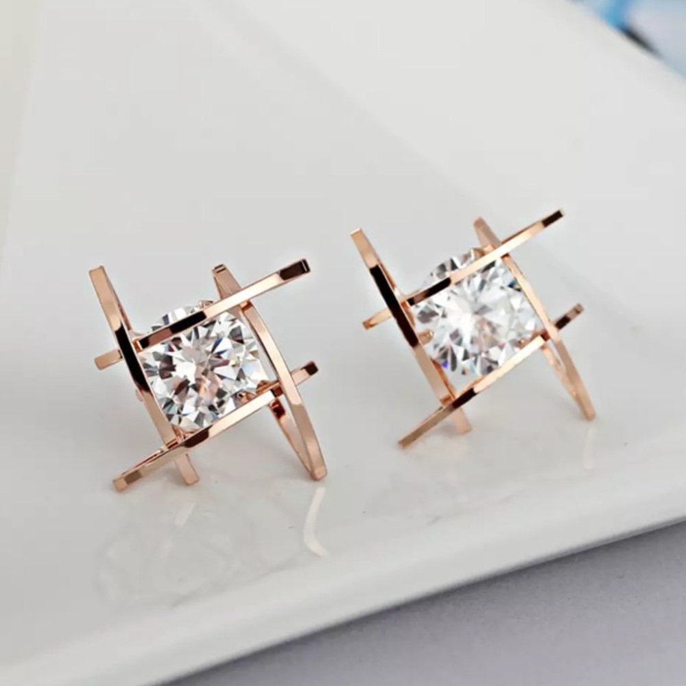 🆕 Crystal Geometric Cube Cage Square Stud Fashiom Earrings
